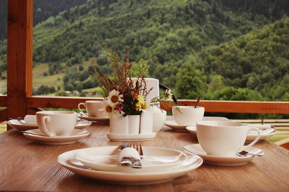 Hotel Ushba Hill Местия Екстериор снимка