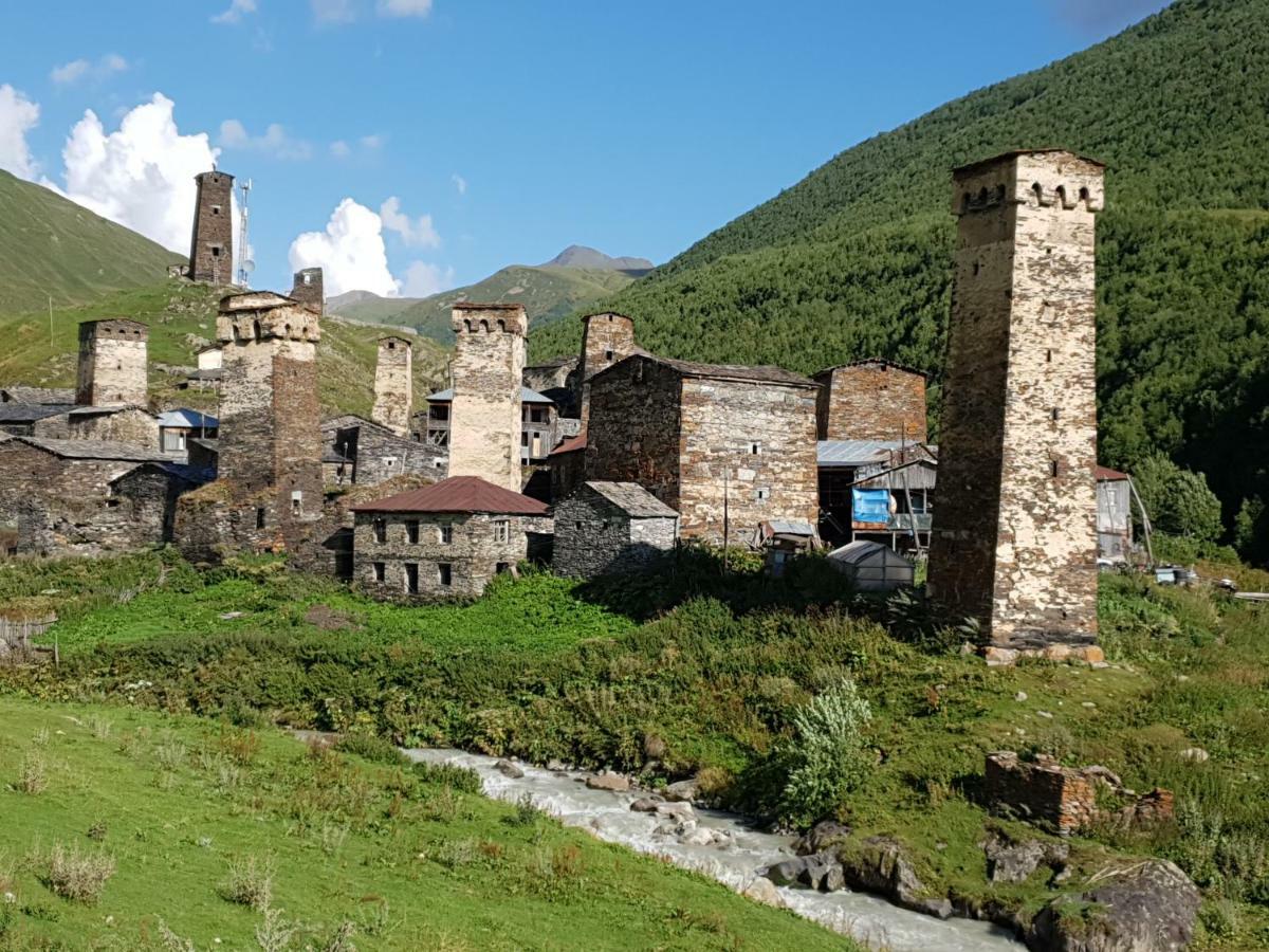 Hotel Ushba Hill Местия Екстериор снимка