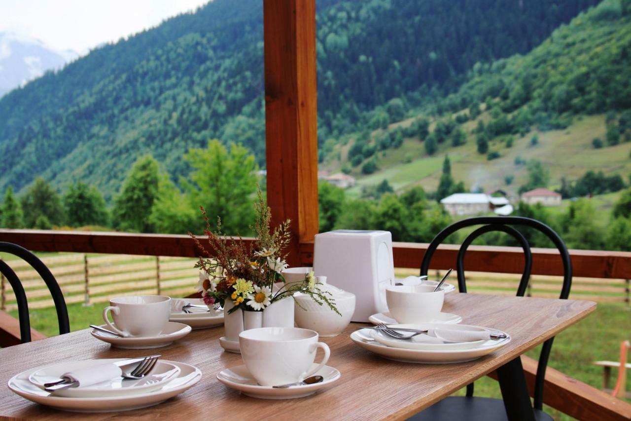 Hotel Ushba Hill Местия Екстериор снимка