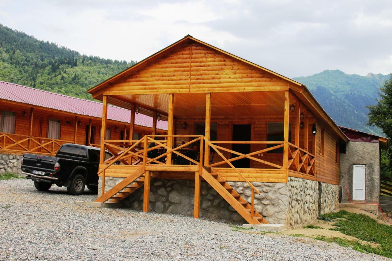 Hotel Ushba Hill Местия Екстериор снимка