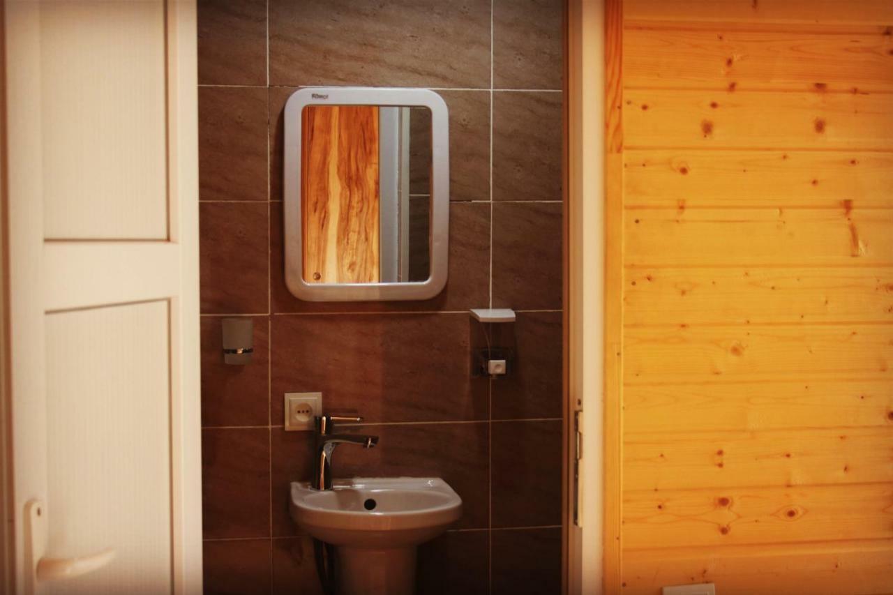 Hotel Ushba Hill Местия Екстериор снимка